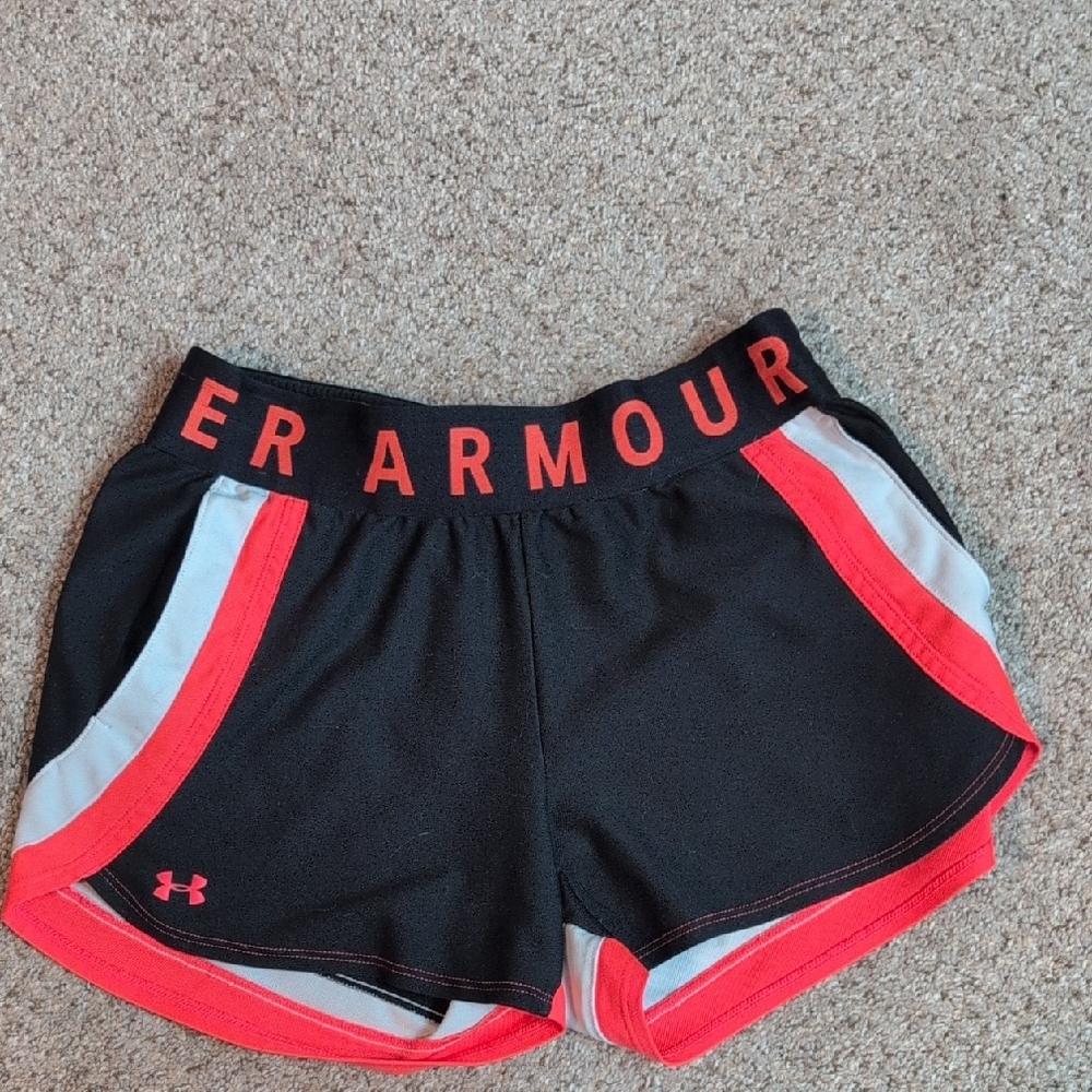 Under Armour Women's Black and Red Shorts